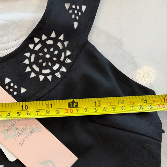Romeo & Juliet Couture NWT Black Laser Cut Shift Dress Small Lined - Picture 5 of 5